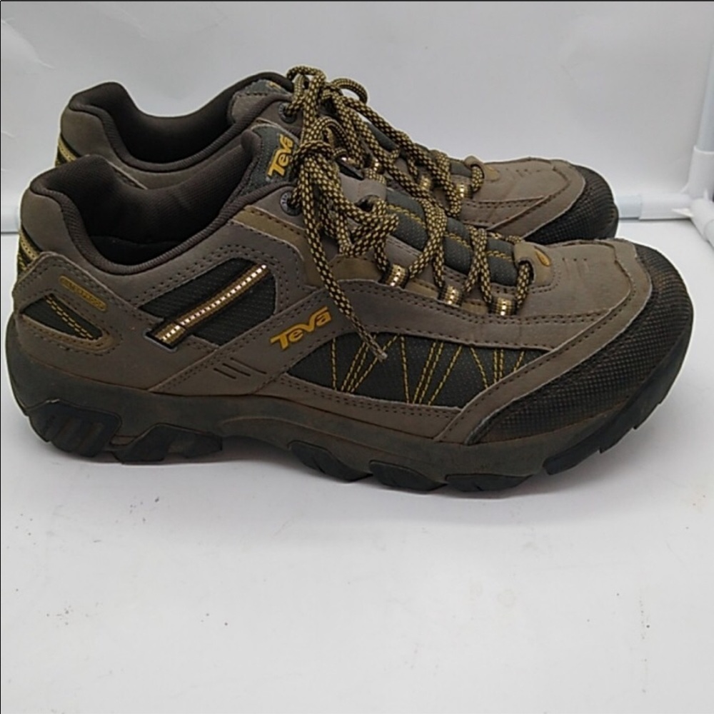 Teva waterproof low hiking shoes
